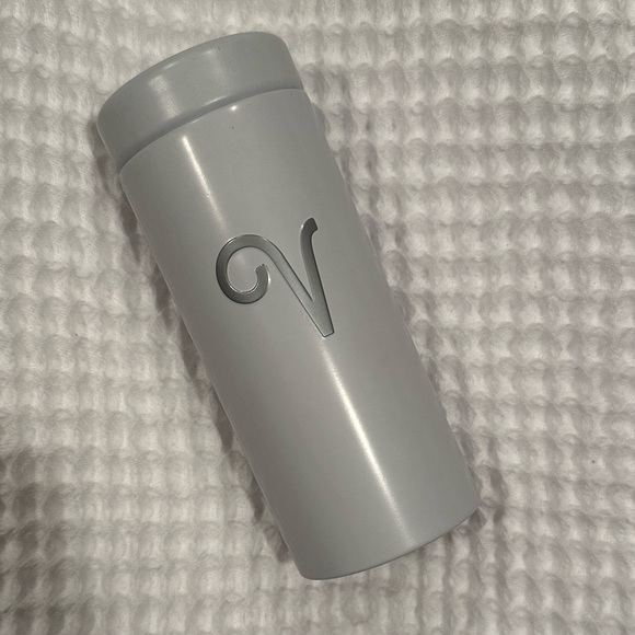 Shaving Kit with Pink Razor - Picture 2 of 3